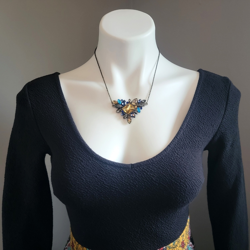 ✨ Statement Necklace ✨ - Picture 2 of 4